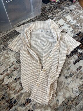 Aritzia Beige and White Gingham Short Sleeve Button Front Top